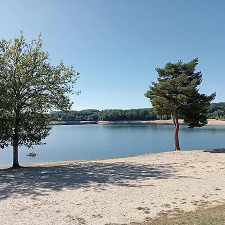 Paisible En Bord De Lac. Hotel